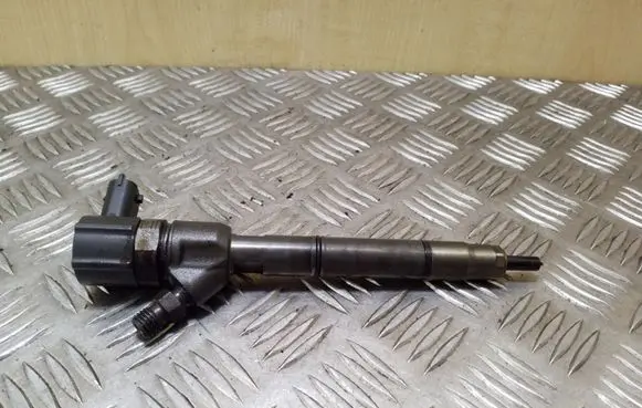 Hyundai i40 Fuel injector 338002A800 0445110411