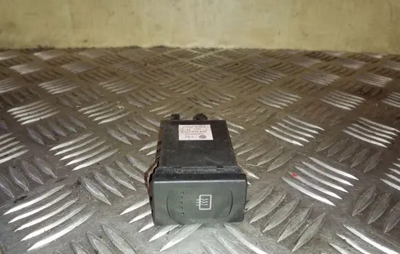 Volkswagen PASSAT B5 Windscreen/window heater switch 3B0959621E