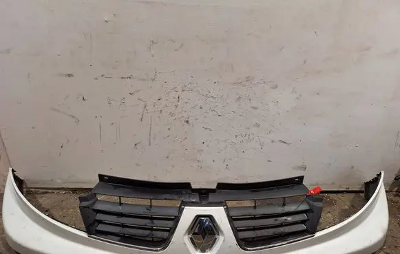 Renault Trafic II (X83) Front grill