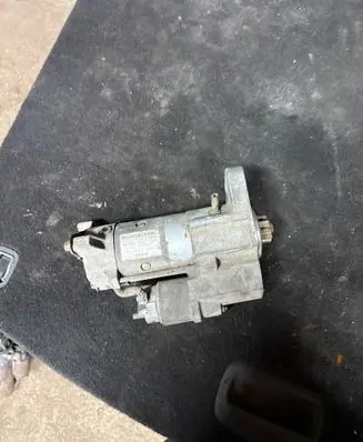Jaguar XF X250 Starter motor 4R8311001AD