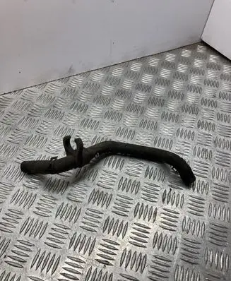 Volkswagen PASSAT B6 Engine coolant pipe/hose