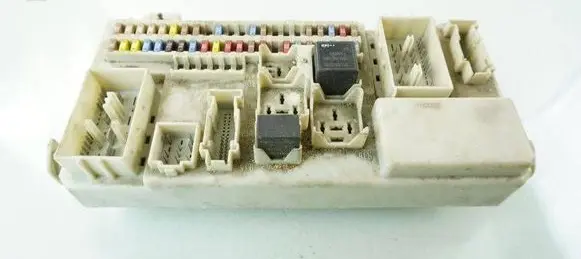 Volvo V50 Fuse module 8690719
