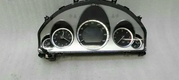 Mercedes-Benz E C207 W207 Speedometer (instrument cluster) A2129005104