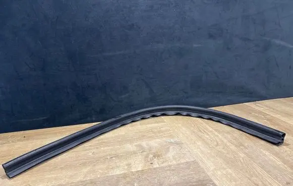 Porsche Macan (95B) Engine compartment rubber 95B823737