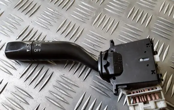 Toyota Corolla E120 E130 Indicator stalk 17A0893