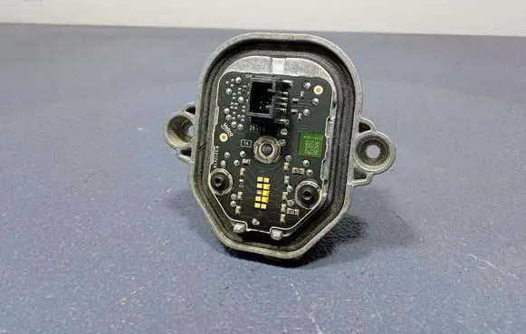 Volvo S90, V90 Voltage converter/converter module 