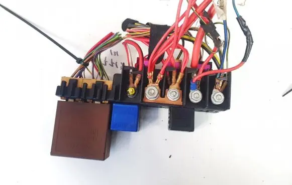 Audi A6 S6 C5 4B Fuse box set 8l0941822a
