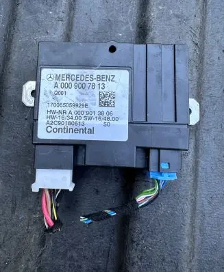 Mercedes-Benz C W205 Fuel pump relay A0009007813 170065059929E
