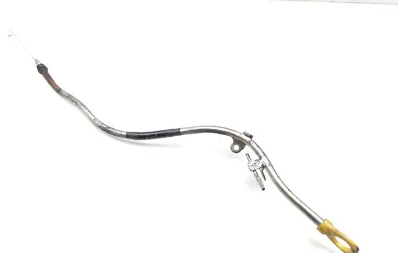 Toyota Hilux VIII Oil level dip stick 