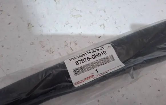 Toyota Aygo X Rubber seal rear door 678760H010