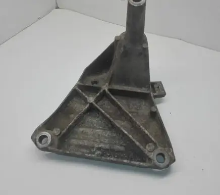 Audi A8 S8 D3 4E Engine mounting bracket 4E0199308AN