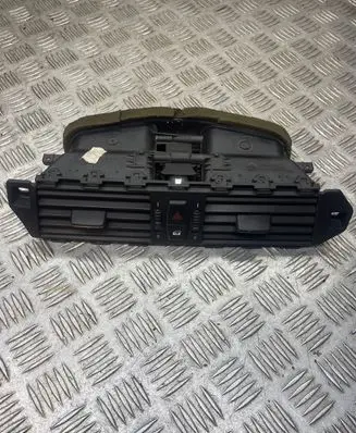 BMW 5 E60 E61 Dash center air vent grill 6910734 141218 7009275