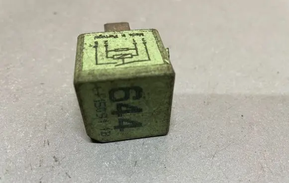 Audi A4 S4 B7 8E 8H Other relay 4H0951253