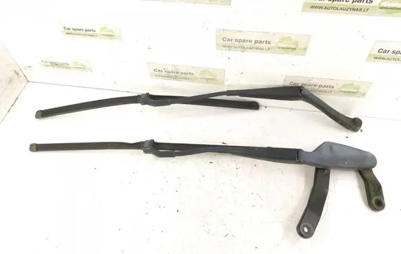Mercedes-Benz E C207 W207 Front wiper blade arm 2078200744 2078200044