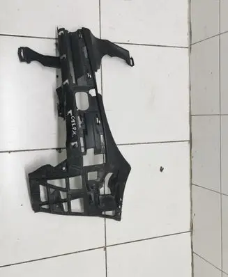 Mercedes-Benz E W211 Front bumper mounting bracket A2118800352