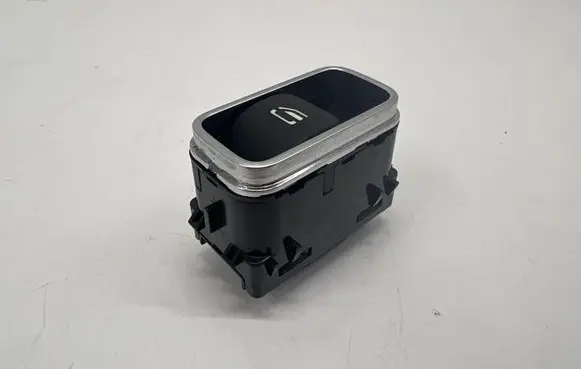 Mercedes-Benz CLA C118 X118 Electric window control switch A1679050201