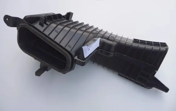 Infiniti QX80 Intercooler air guide/duct channel
