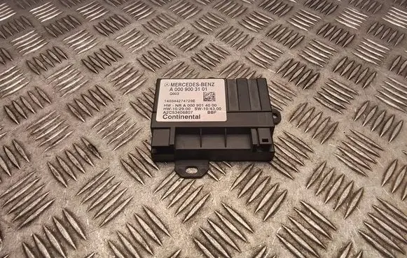 Mercedes-Benz E W212 Fuel injection pump control unit/module A0009003101 A00090031 A2C53406807