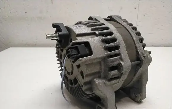 Mercedes-Benz Vito Viano W447 Generator/alternator A0009064022 A003TX2081ZE