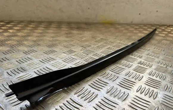 BMW i4 Windshield trim 7933087