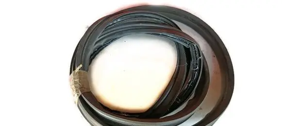Mazda 5 Trunk rubber seal (body) 107KW