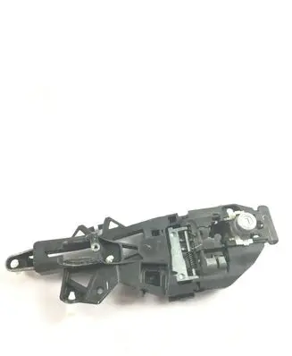 Chevrolet Malibu Front door exterior handle/bracket 46081100