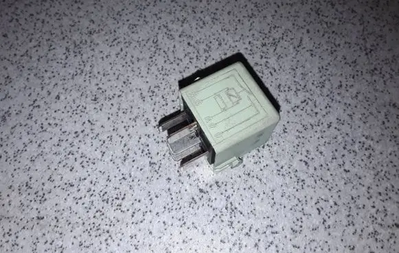BMW 3 E46 Other relay 61368373700 8373700