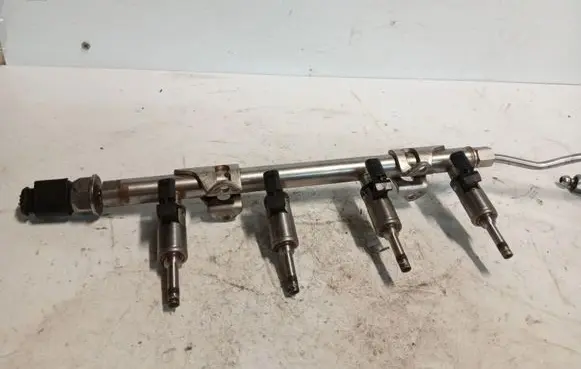 Seat Leon (5F) Fuel injector supply line/pipe 