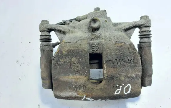Skoda Superb B6 (3T) Front brake caliper