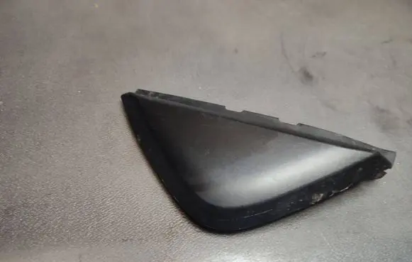Opel Vivaro Fender end trim 93868864