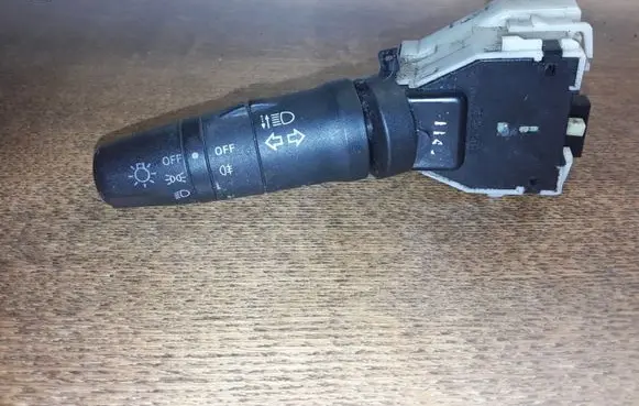 Nissan Qashqai Indicator stalk NILES14425
