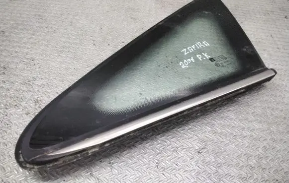 Opel Zafira B Front triangle window/glass 