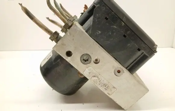 Volvo V70 ABS Pump 86195338