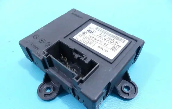 Jaguar XF X250 Central body control module AH2214D620AC IMPRK1267659