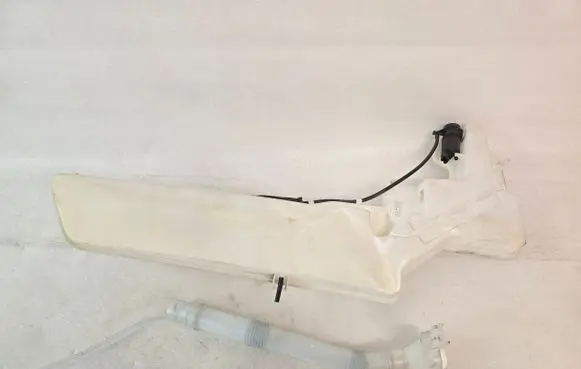 Mitsubishi Outlander Windshield washer fluid reservoir/tank 289104KJ0A