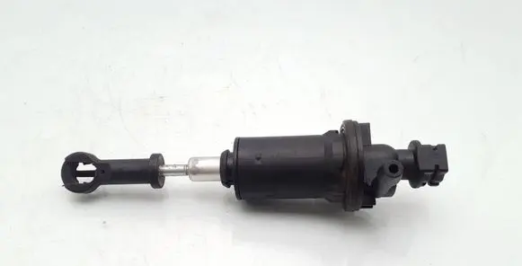 Renault Trafic II (X83) Clutch master cylinder 8200031240