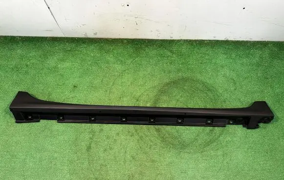 Suzuki Swift III Front sill (body part) 77211-68R0