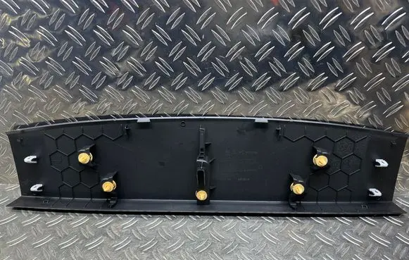 DS Automobiles 7 Crossback Tailgate trim 98168596