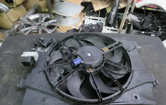 Dacia Lodgy Electric radiator cooling fan 214819617R