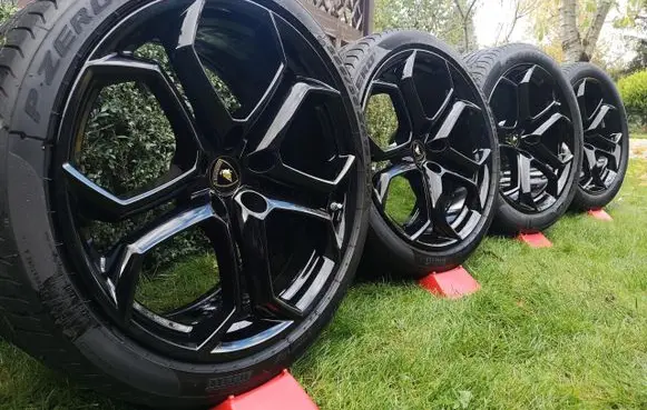 Lamborghini Aventador R20 alloy rim 