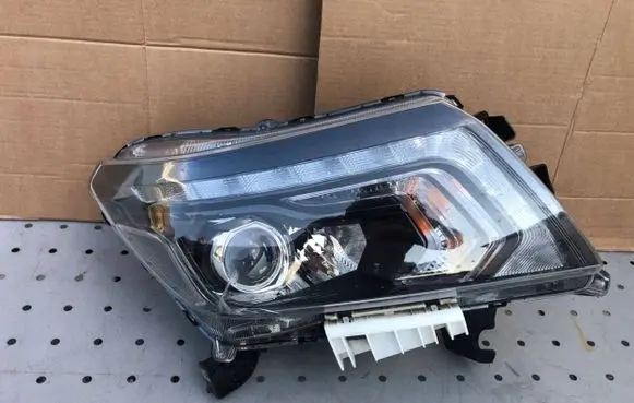Nissan NP300 Headlight/headlamp