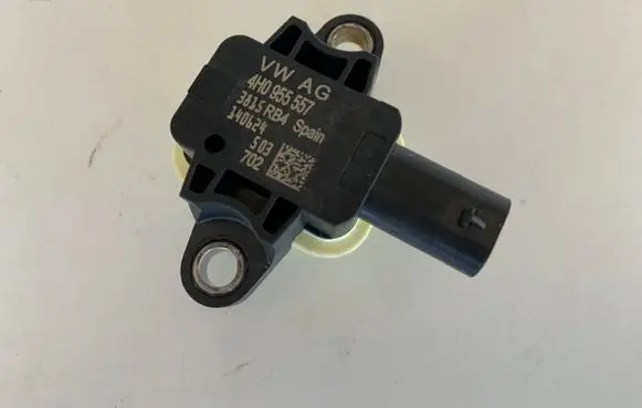 Audi A6 S6 C7 4G Airbag deployment crash/impact sensor 4H0955557