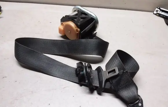 Opel Insignia A Front seatbelt 13303849