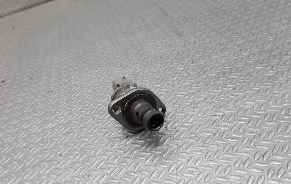 Mazda 5 Fuel pressure regulator 