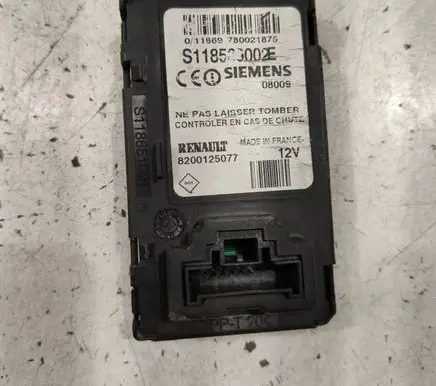 Renault Megane II Ignition key card reader 8200125077