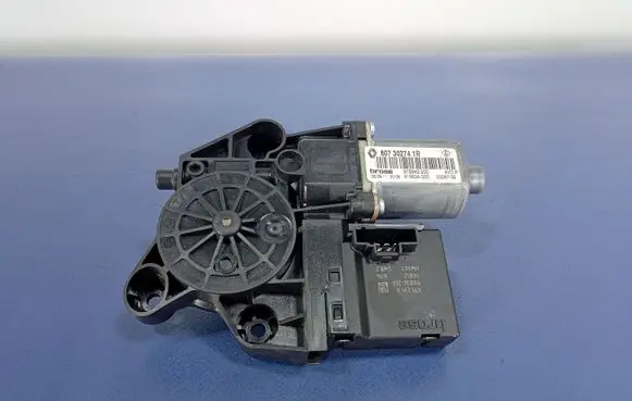 Renault Scenic III - Grand scenic III Front door window regulator with motor 807302741R