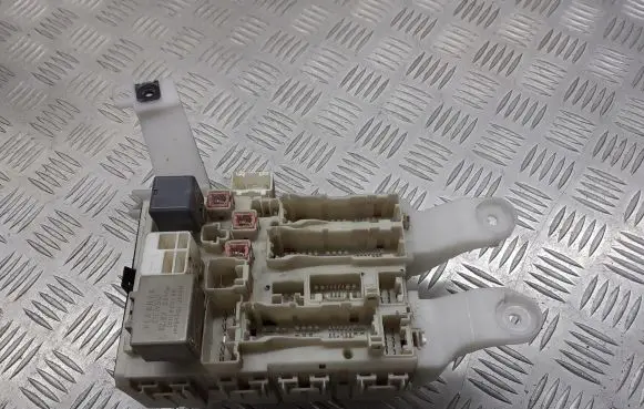 Toyota Auris 150 Fuse box cover 82730-02140-A