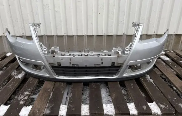 Volkswagen PASSAT B6 Front bumper 3C0807221C