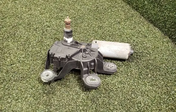 Volkswagen Crafter Rear window wiper motor A9068200208