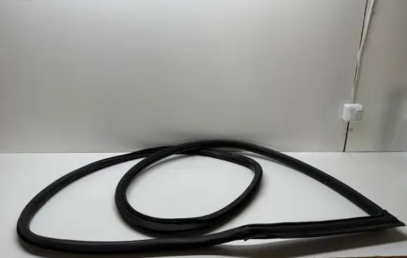 BMW 1 F20 F21 Rubber seal front coupe door 7267911